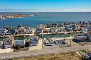 16 Carroll Ave, Tuckerton, NJ 08087 - Photo 2