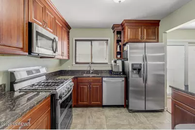 611 S Laurel Avenue, Hazlet Township, NJ 07730 - Photo 20