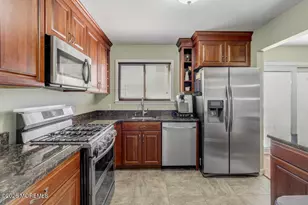 611 S Laurel Ave, Hazlet Township, NJ 07730 - Photo 20