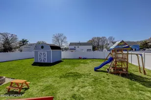 611 S Laurel Ave, Hazlet Township, NJ 07730 - Photo 34