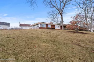 864 Breezy Oaks Dr, Toms River Township, NJ 08753 - Photo 2