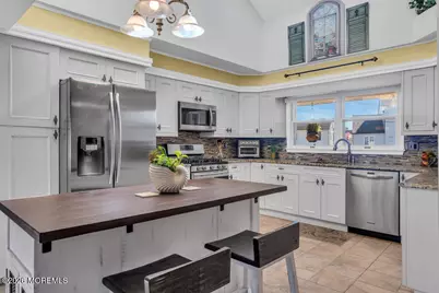 2111 Middle Avenue, Point Pleasant, NJ 08742 - Photo 14