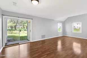 6 Stowe Ct, Freehold, NJ 07728 - Photo 8