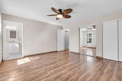 22 Farnworth Close #1000, Freehold, NJ 07728 - Photo 24