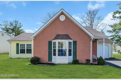 22 Farnworth Close #1000, Freehold, NJ 07728 - Photo 2