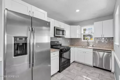 22 Farnworth Close #1000, Freehold, NJ 07728 - Photo 18