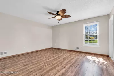 22 Farnworth Close #1000, Freehold, NJ 07728 - Photo 26