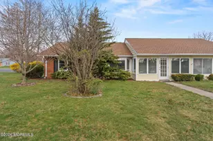 404A Picardy Ct, Lakewood, NJ 08701 - Photo 2