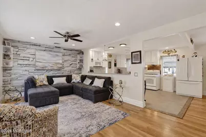 194 Park Place, Belford, NJ 07718 - Photo 6