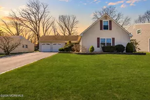 5 Berkshire Dr, Howell Township, NJ 07731 - Photo 2