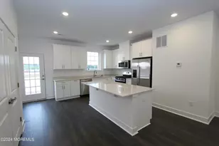 35 Crimson Dr, Manalapan Township, NJ 07726 - Photo 2