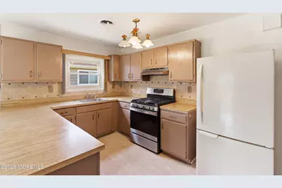 7 Pavilion Street, Toms River Township, NJ 08757 - Photo 16