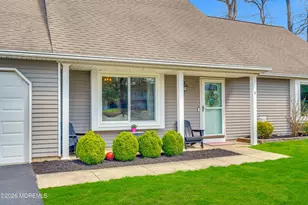 9 Lamp Post Ct, Howell Township, NJ 07731 - Photo 4