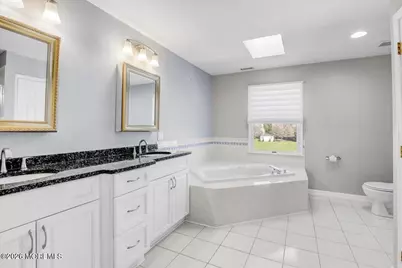 27 Regency Way, Manalapan Township, NJ 07726 - Photo 18