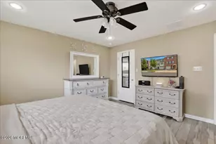 203 Chickadee Ct, Freehold, NJ 07728 - Photo 20