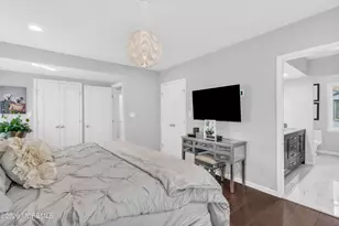 19 W Pkwy Pl, Holmdel, NJ 07733 - Photo 26