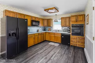 11 Shevchenko Ave, Cream Ridge, NJ 08514 - Photo 6