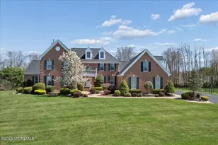 33 Great Bridge Rd, Freehold, NJ 07728 - Photo 2