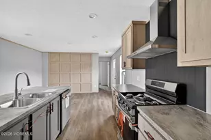 228 Maple St, Robbinsville Township, NJ 08691 - Photo 8