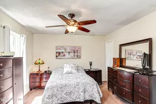 258 Grassmere Ct, Aberdeen Township, NJ 07747 - Photo 8