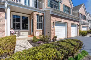 35 Chatsworth Rd, Manalapan Township, NJ 07726 - Photo 4