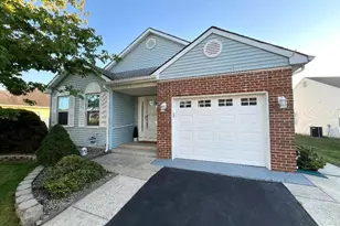 106 Chesterfield Ln, Toms River Township, NJ 08757 - Photo 2