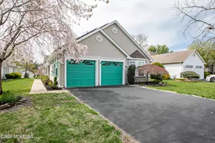 26 Skyline Dr, Lakewood, NJ 08701 - Photo 2