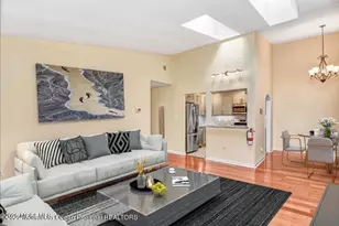 71 Crabapple Ln, Franklin Township, NJ 08823 - Photo 2