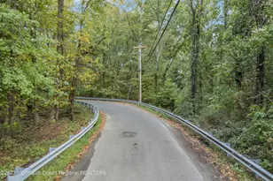 123-125 Magnolia Ln, Middletown, NJ 07748 - Photo 4