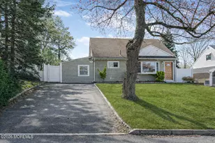 7 Walnut Ln, Sayreville, NJ 08859 - Photo 2