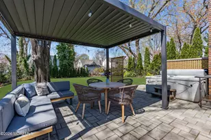 11 Borden St, Shrewsbury, NJ 07702 - Photo 4