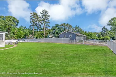 410 Wells Avenue, Oakhurst, NJ 07755 - Photo 24