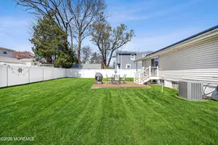 27 Lafayette Dr, Hazlet Township, NJ 07730 - Photo 34