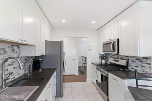 327 Sequoia Ct, Howell Township, NJ 07731 - Photo 6