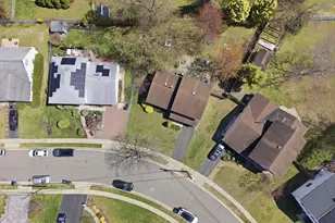 17 Dublin Ln, Hazlet Township, NJ 07730 - Photo 4