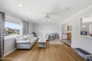 17 Dublin Ln, Hazlet Township, NJ 07730 - Photo 12