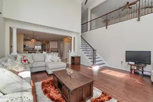 814 Rachel Dr, Franklin Township, NJ 08322 - Photo 2