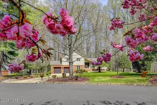 92 Fox Chase Ct, Freehold, NJ 07728 - Photo 12