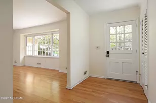 33 Fish Hawk Dr, Middletown, NJ 07748 - Photo 2