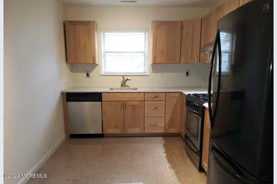 180 Tulip Lane, Freehold, NJ 07728 - Photo 4