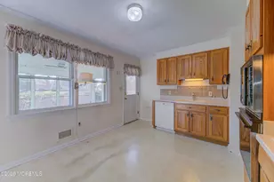 25 Buttonwood Dr, Fair Haven, NJ 07704 - Photo 12