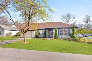 538 N Petunia Ln N, Whiting, NJ 08759 - Photo 2