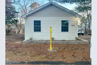 1424 Monmouth Avenue, Toms River Township, NJ 08757 - Photo 2