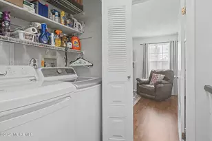 411 Danbury Ln, East Brunswick Township, NJ 08816 - Photo 20
