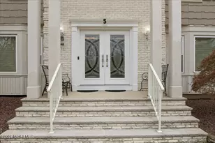 5 Crown Ct, Manalapan Township, NJ 07726 - Photo 4