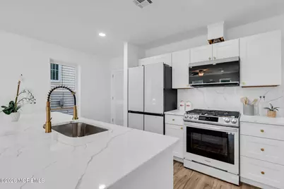 13 Locust Street, Highlands, NJ 07732 - Photo 12