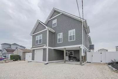 7 W Thames Road, Little Egg Harbor, NJ 08087 - Photo 1