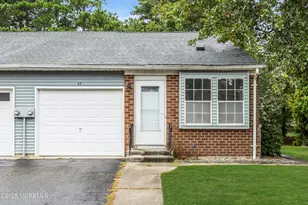 4B Pembroke Ln, Whiting, NJ 08759 - Photo 2