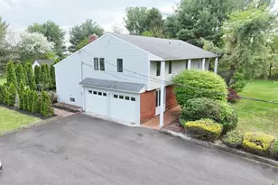 1 Flintlock Rd, Freehold, NJ 07728 - Photo 28