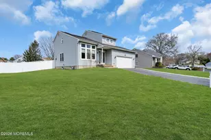 8 Cripple Creek Rd, Howell Township, NJ 07731 - Photo 2